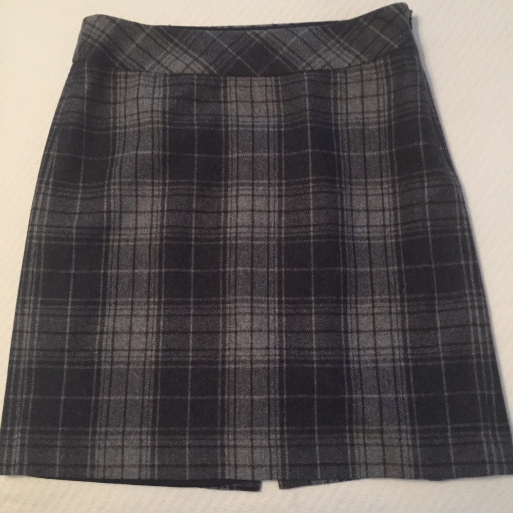 Eddie Bauer plaid Skirt.   size 6